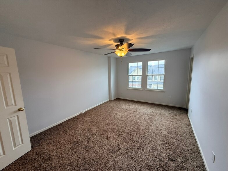 Building Photo - 2293 Flint Dr