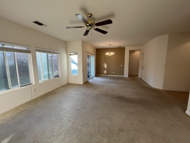 Building Photo - Residential 3 bed 2 bath in Elk grove