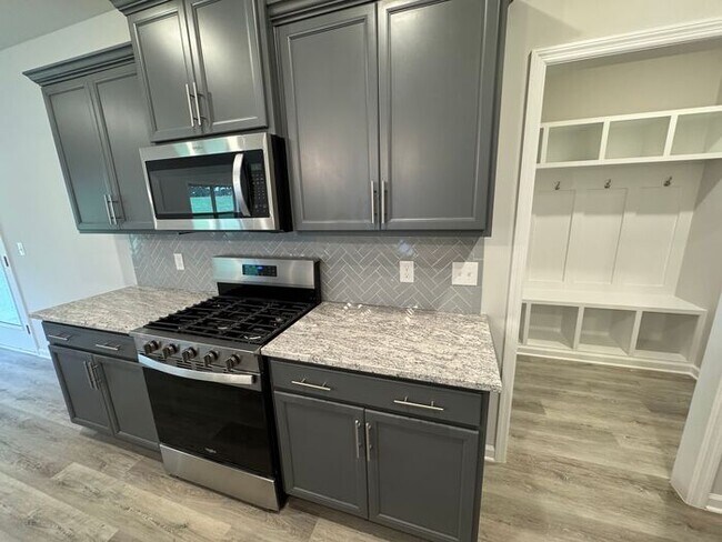 Building Photo - New construction home with move in special!