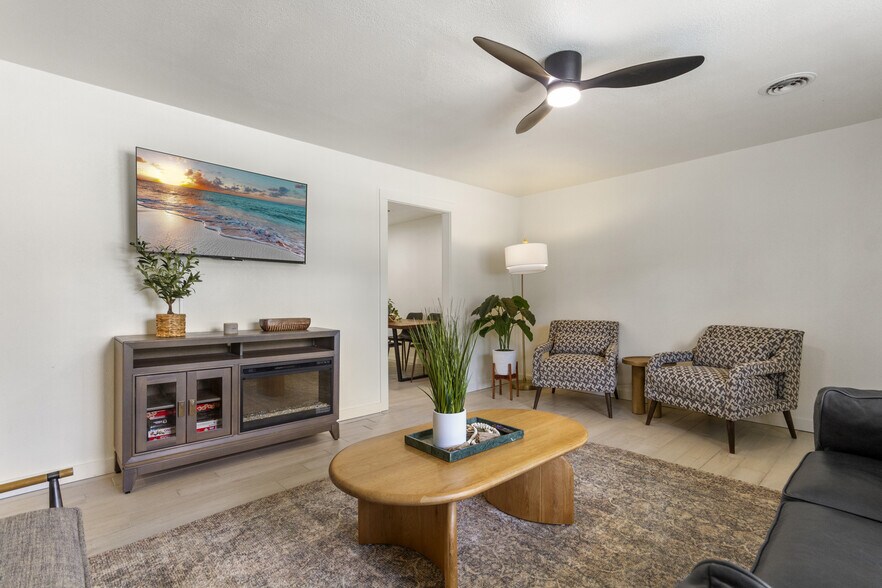 Building Photo - 4300 N 9th Ave