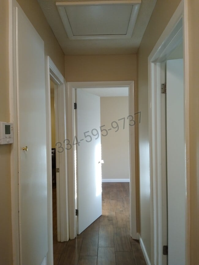 Building Photo - 2930 Englenook Rd