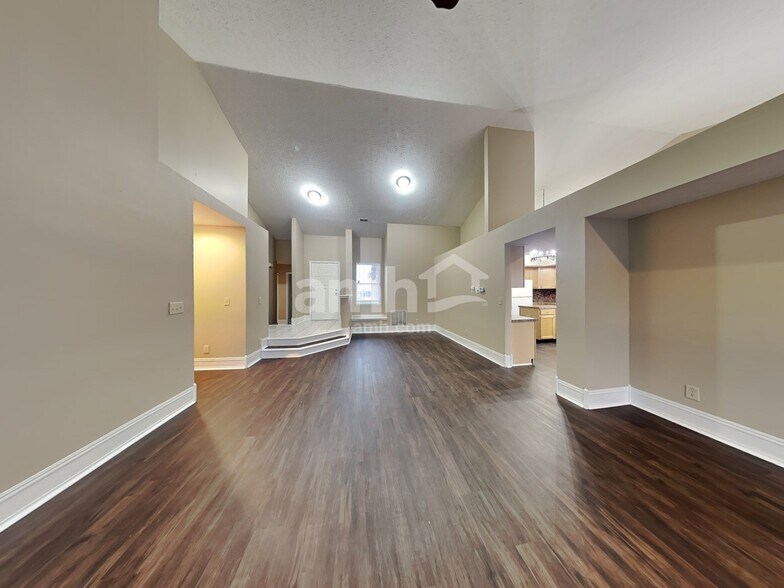 Building Photo - 7818 Bent Willow Dr