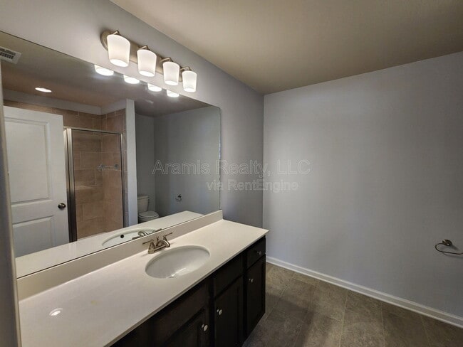 Building Photo - 5201 Pinnacle Walk