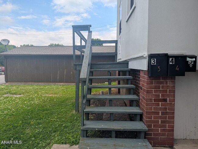 Building Photo - 233 E Pitt St