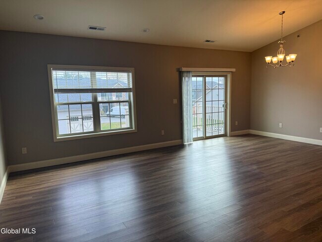 Building Photo - 48 Bavarian Wy