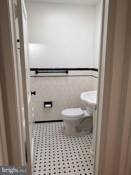 Building Photo - 6841 Duluth Ave