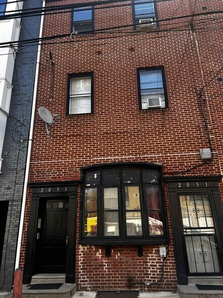 Front - 2051 N 2nd St
