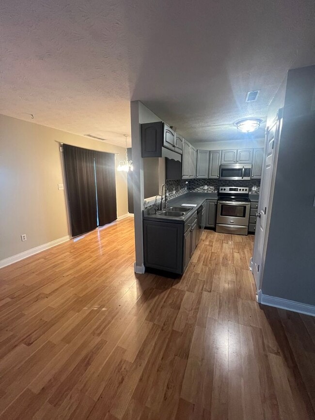 Building Photo - Beautiful 4 bedroom home in Canary Creek