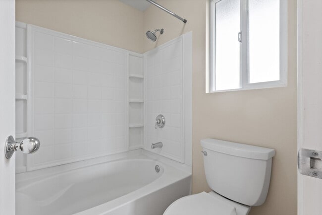 Building Photo - Perfect for Pets & Families! 4BR Ewa Beach Home with Fenced Yard & Pool Access