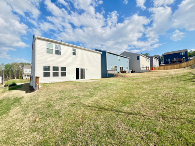Building Photo - 372 Traminer Wy