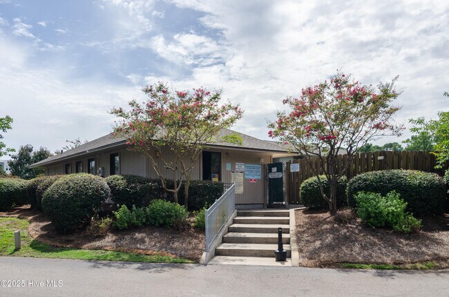 Building Photo - 3621 St Johns Ct