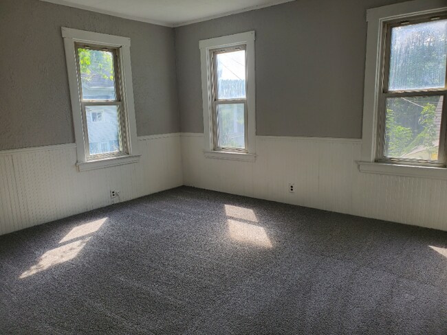 Building Photo - 20 Euclid St