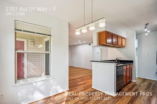 Building Photo - 1707 Ascot Way