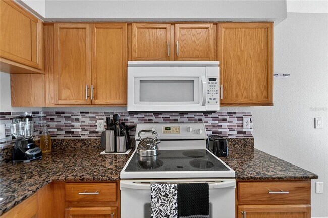 Building Photo - 11812 Lynmoor Dr