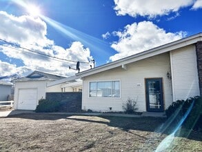 Building Photo - Remodeled 3 bedroom in Stead