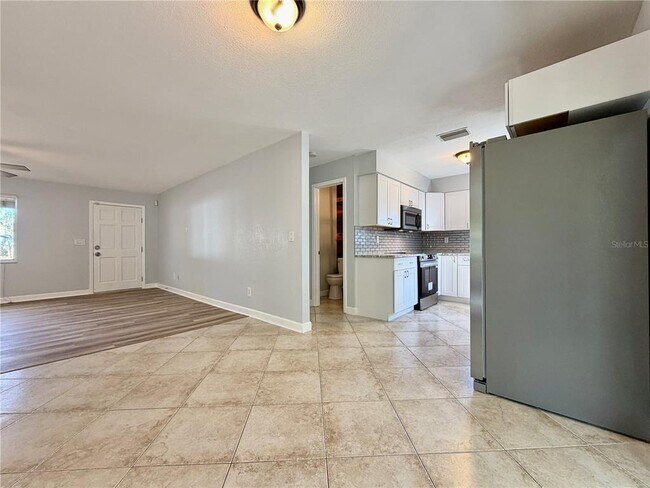 Building Photo - 510 81st Ave N