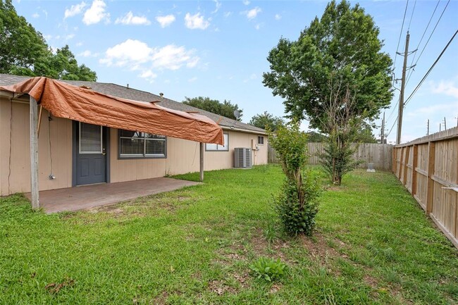 Building Photo - 22142 Pearl Lake Dr