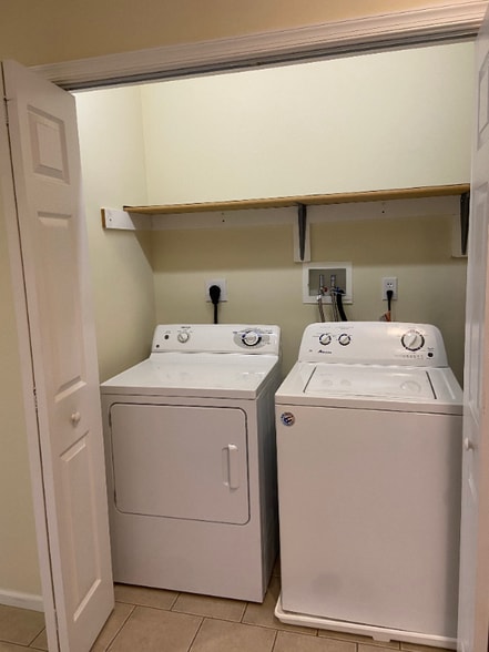 Building Photo - 1010 6th St