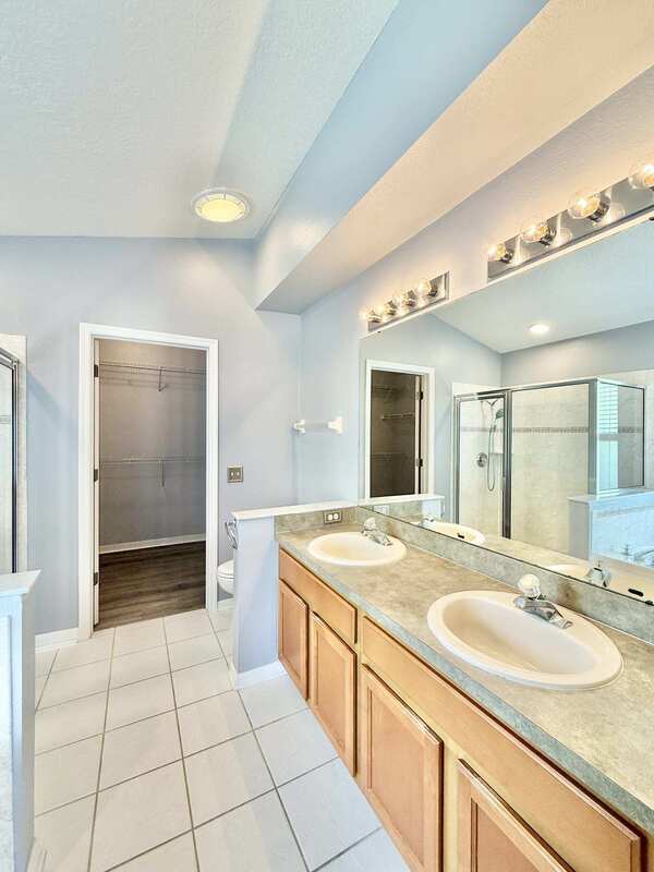 Building Photo - 838 Addison Dr NE