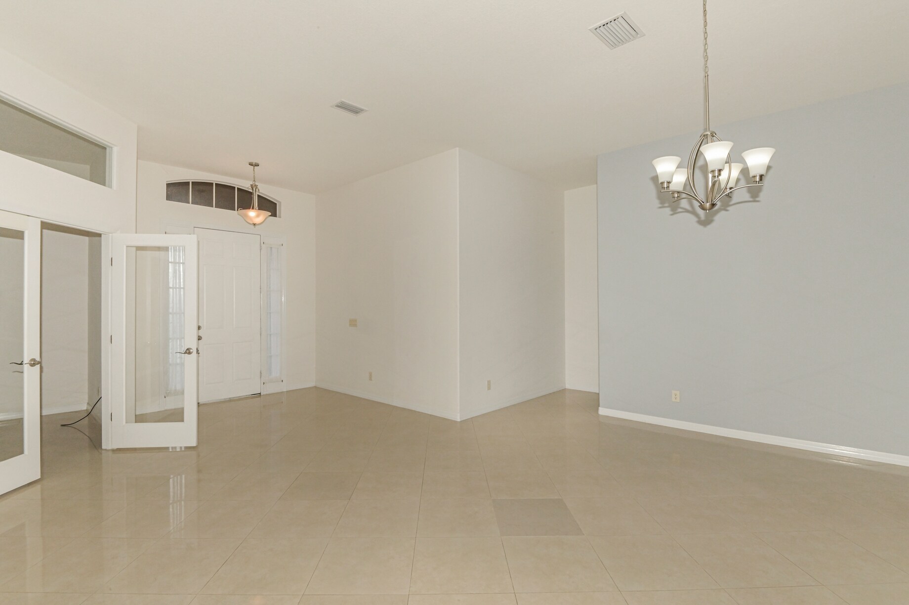 Living Room - 1896 N Ravenwood Pt