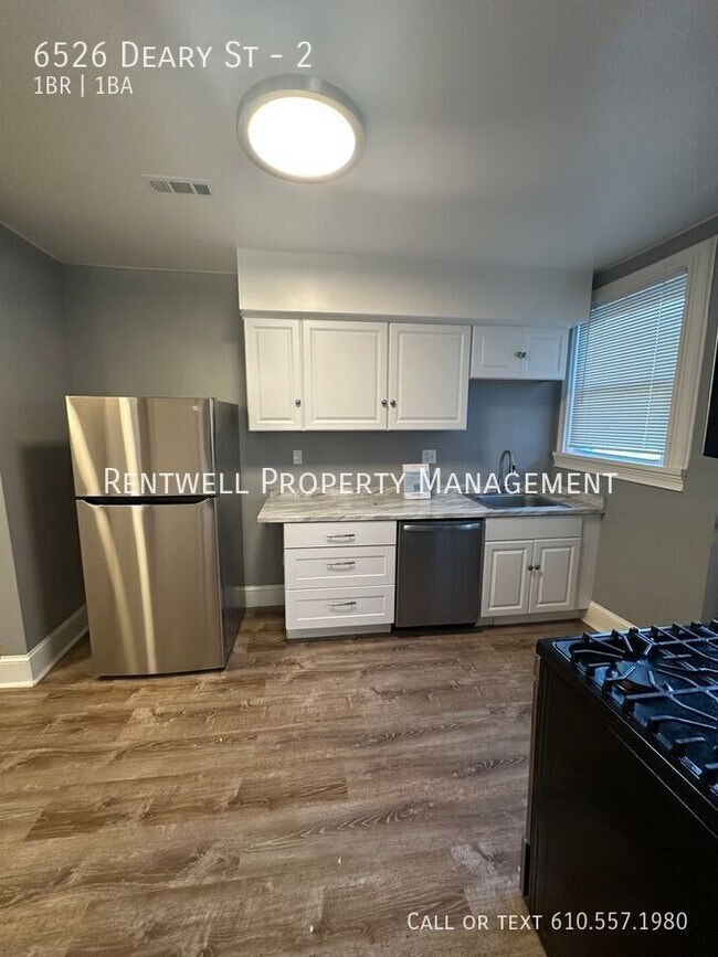 Building Photo - 6526 Deary St