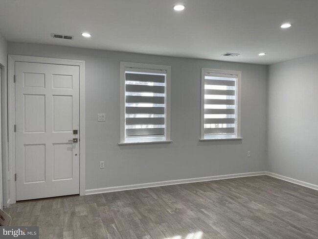 Building Photo - 519 G St SW