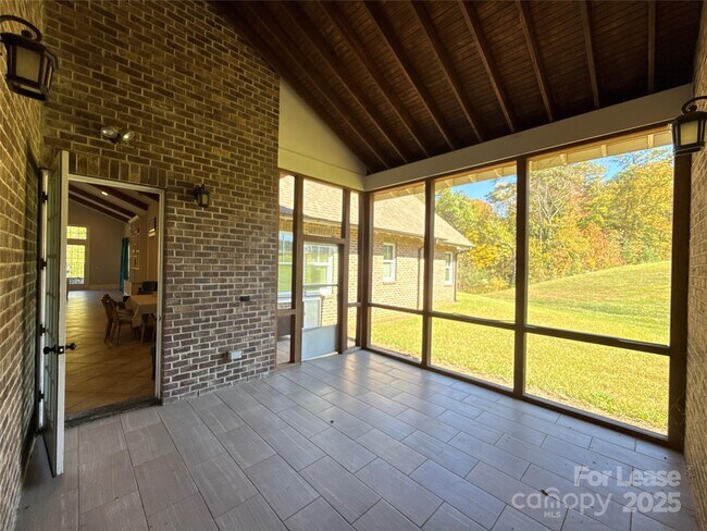 Building Photo - 14019 Thompson Rd