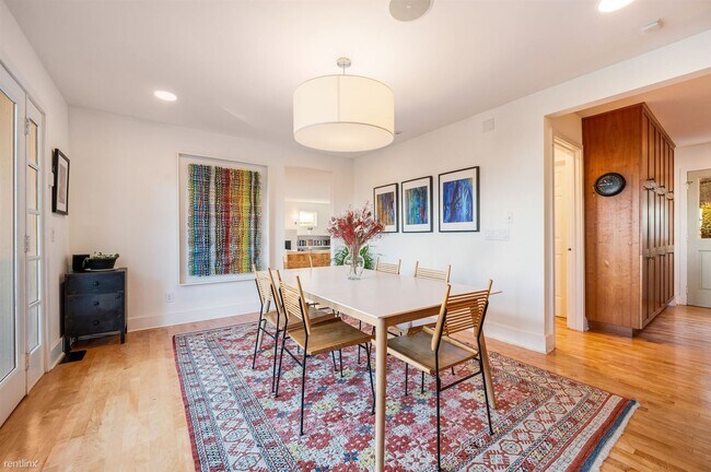 Building Photo - 5 br, 3.5 bath House - 903 Lakeside Avenue...