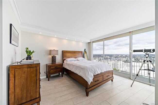 Building Photo - 700 E Ocean Blvd