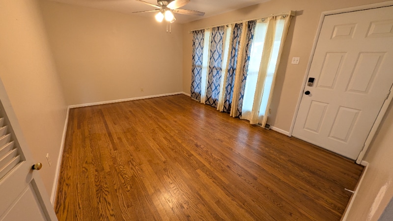 Building Photo - 809 Delhurst Dr