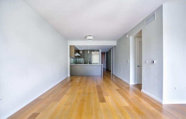 Building Photo - 1705-1725 Ocean Ave