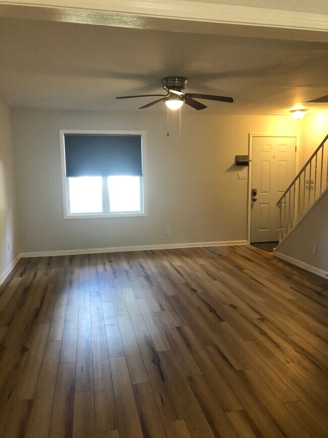 large living room - 16 Crestmont Dr