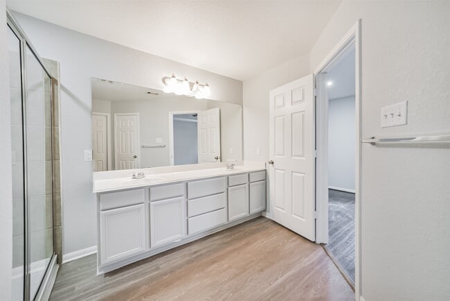 Building Photo - 14906 Twilight Knl Trl