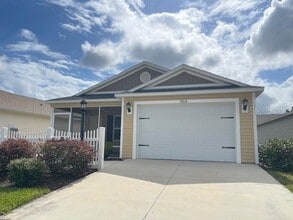 Building Photo - 1904 Groesser Pl