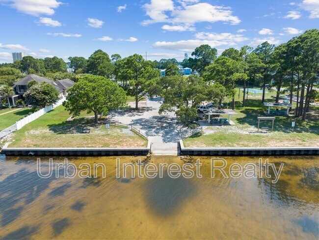 Building Photo - 164 Dominica Ct