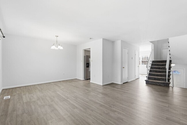 Building Photo - 9178 Laurelwood Ct