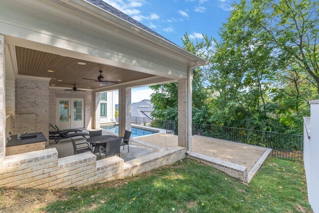 Building Photo - 5014 Mountview Pl