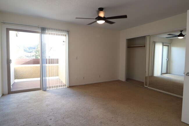 Building Photo - Rice Ranch Condo