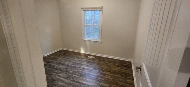 Building Photo - 202 Selwyn Alley