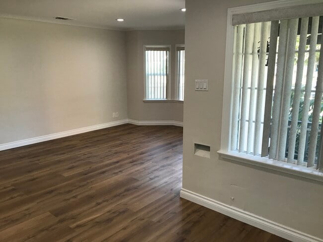 Building Photo - 2527 El Paseo