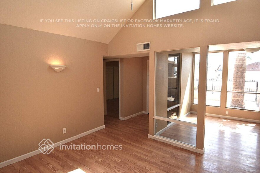 Building Photo - 9602 N 35th Dr