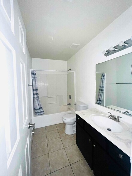 Building Photo - 3150 Arapaho Dr
