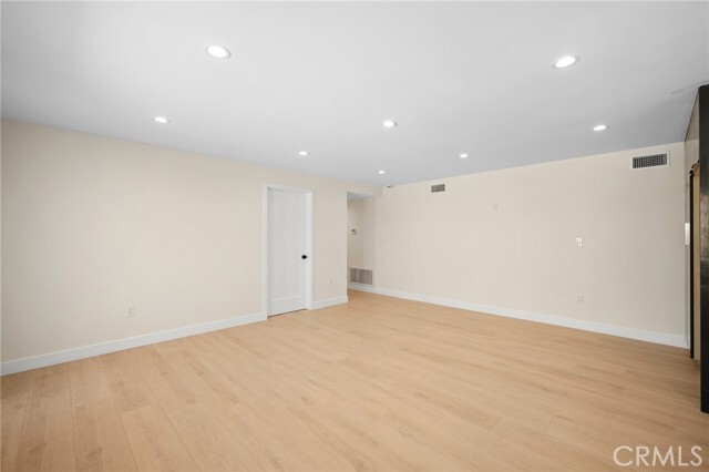 Building Photo - 1009 W Angeleno Ave