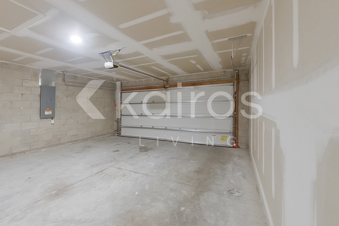 Building Photo - 21262 Quesada Ave