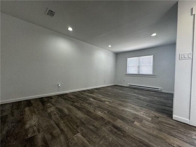 Building Photo - 314 Saracino Dr