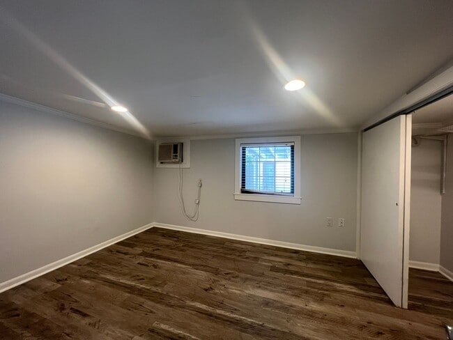 Building Photo - 1609 14th Ave W