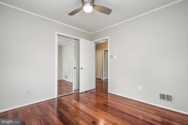 Building Photo - 5572 Kendrick Ln