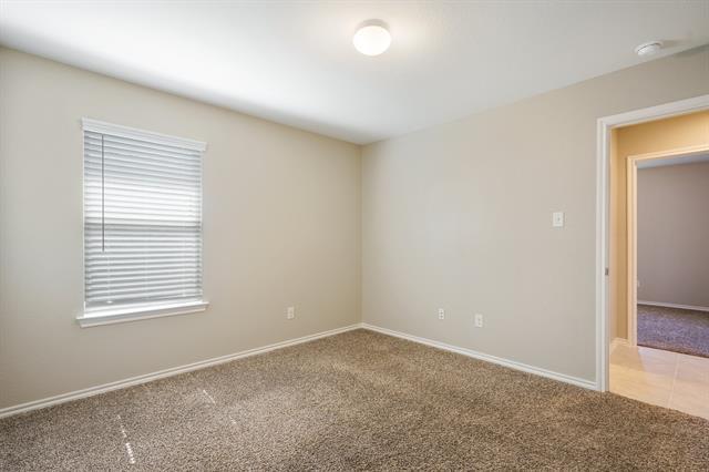 Building Photo - 806 Meadow Wood Ln