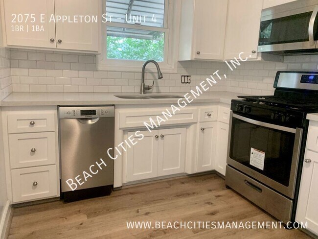 Building Photo - 2075 E Appleton St