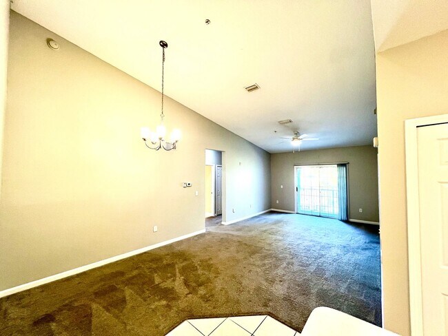 Building Photo - Charming 3-Bed, 2-Bath Condo in Key West-S...